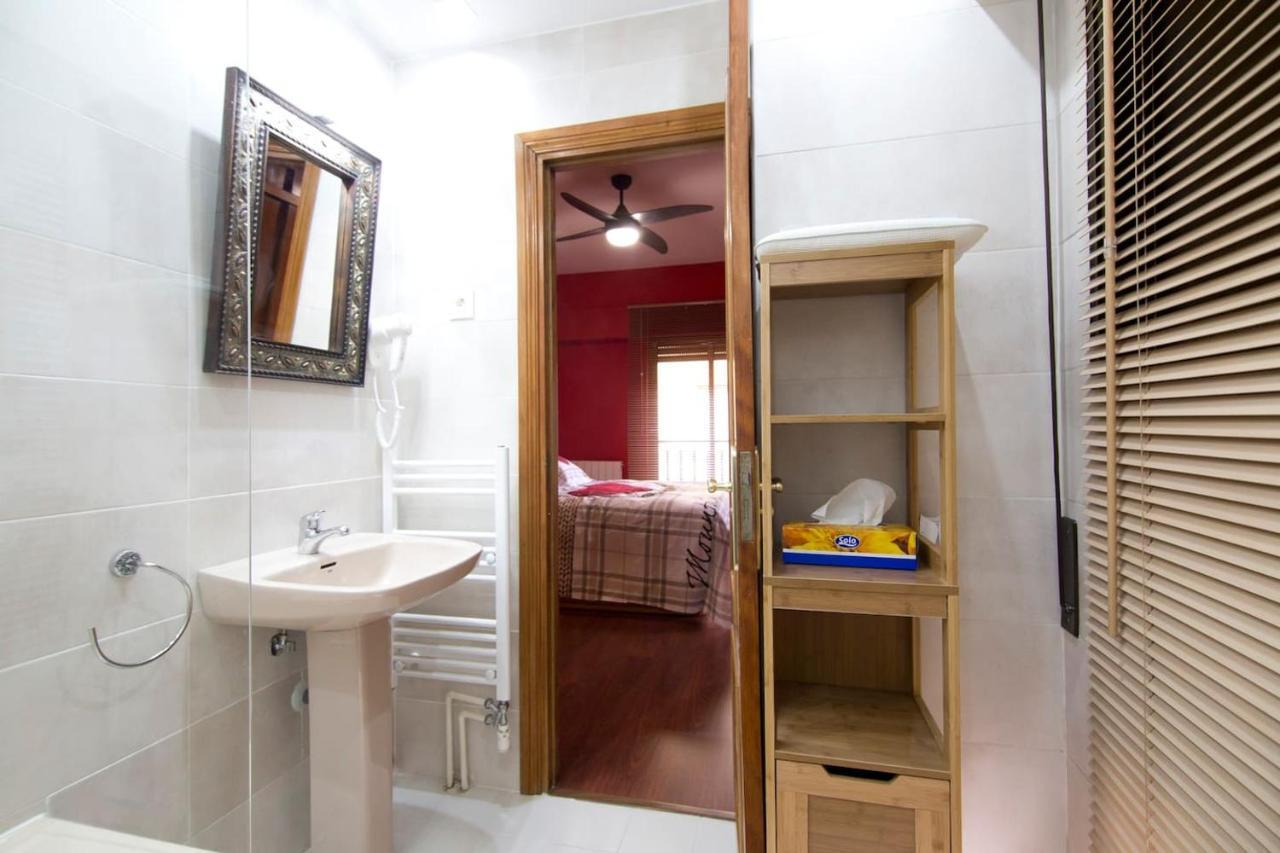 Nice 2 Bedrooms Madrid Downtown ภายนอก รูปภาพ